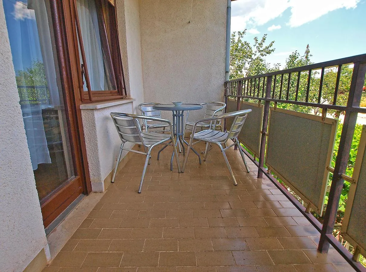 Apartment Branko 1142 Fažana