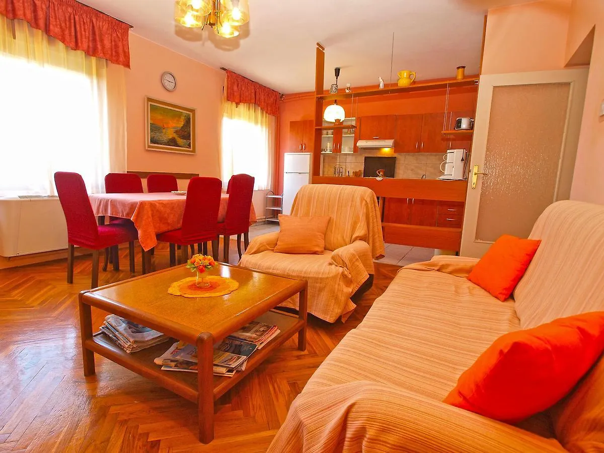 Apartment Branko 1142 Fažana